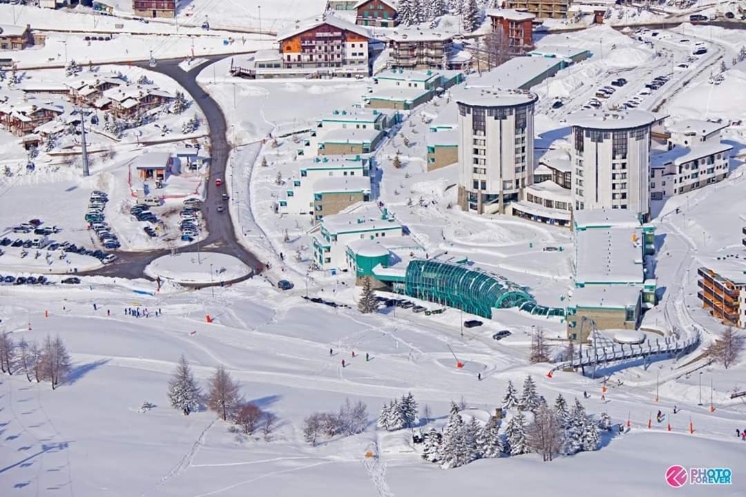 46 Vale C'E' Al Villaggio Olimpico Di 塞斯特雷 外观 照片
