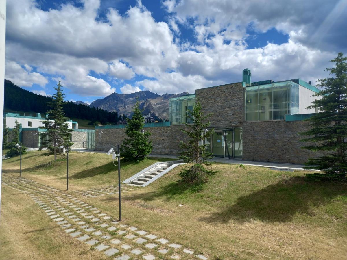 46 Vale C'E' Al Villaggio Olimpico Di 塞斯特雷 外观 照片
